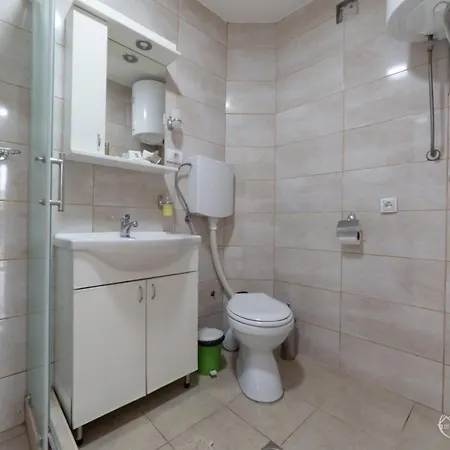 Nina S 巴伊纳巴什塔