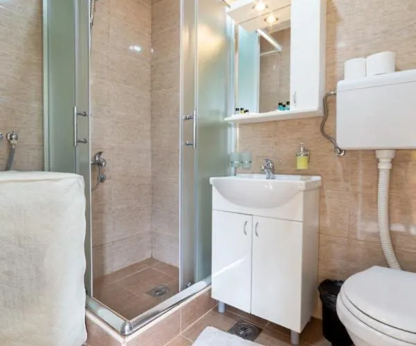 Nina S 바이나 바슈타